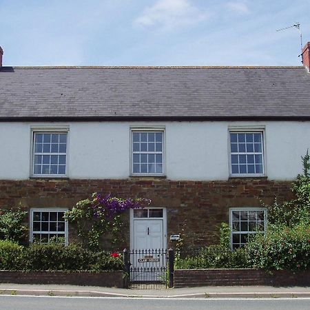 Claw House Bed & Breakfast Holsworthy Exterior photo